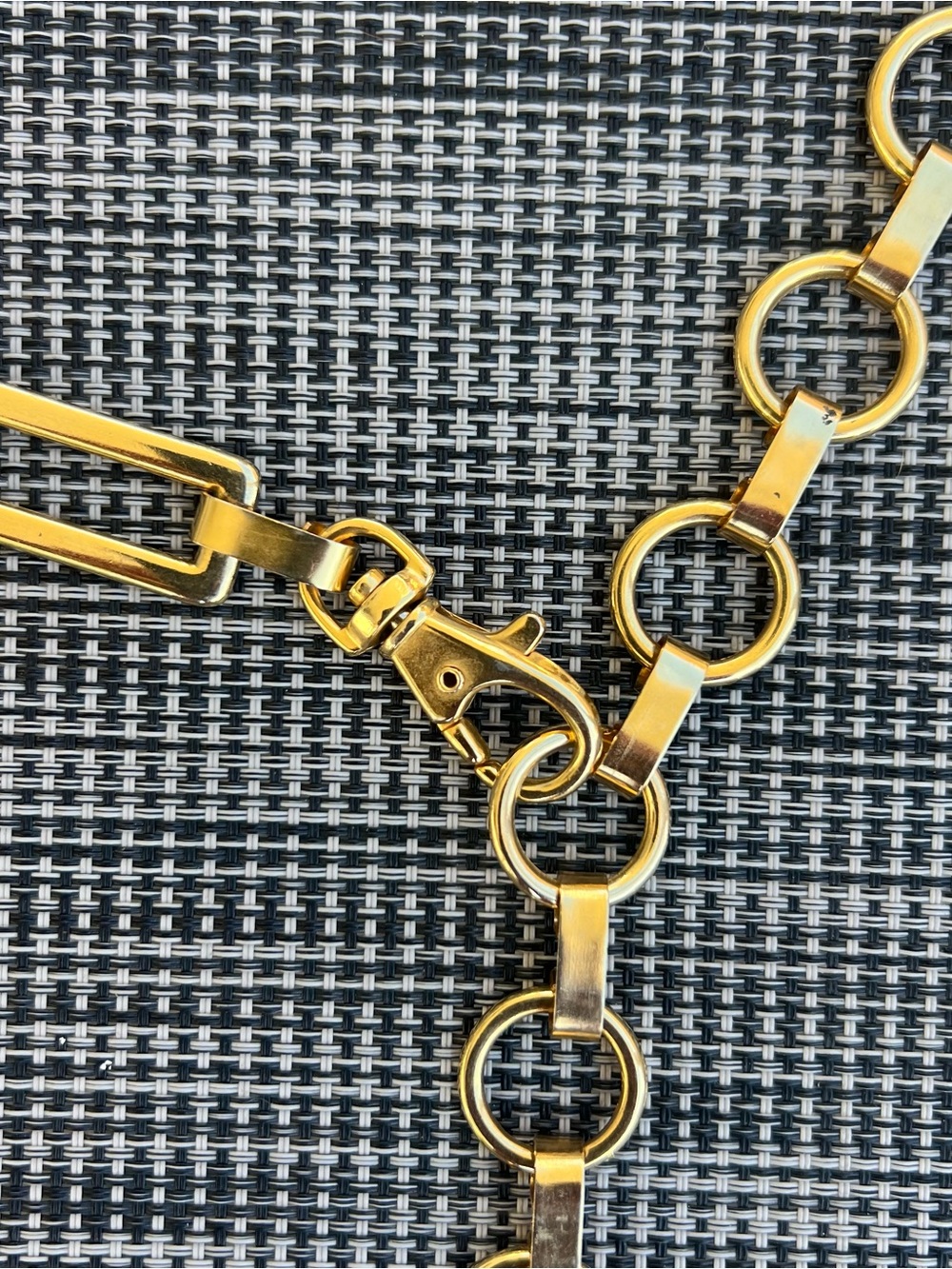 Chic Gold Chain Be - Picture 2 of 4